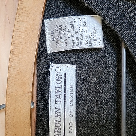 Carolyn Taylor Charcoal Gray w/Black Floral Pattern, Mock Sweater-Set, Sz Medium - Picture 9 of 10